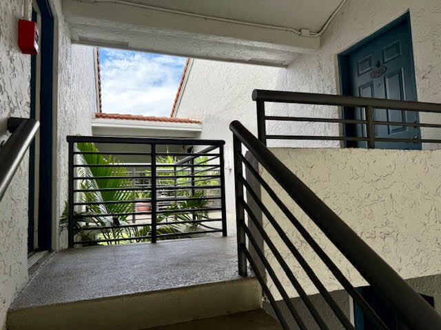 Foto del edificio - 741 Lyons Rd