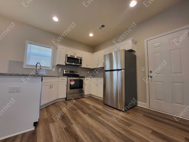 Foto del edificio - 1754 Live Oak Ln