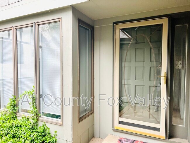 Building Photo - 502 S Hough St