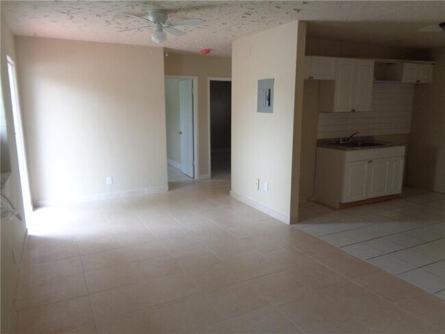 Building Photo - 633 NW 11th Ave