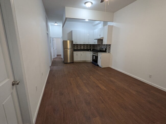 Building Photo - 711 Evergreen Ave