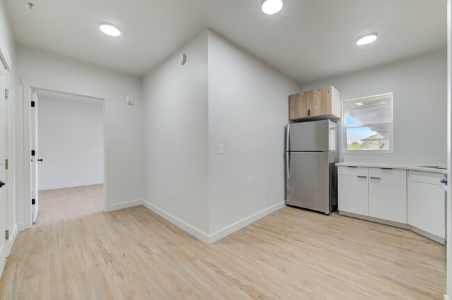 Building Photo - One Month Free Rent!