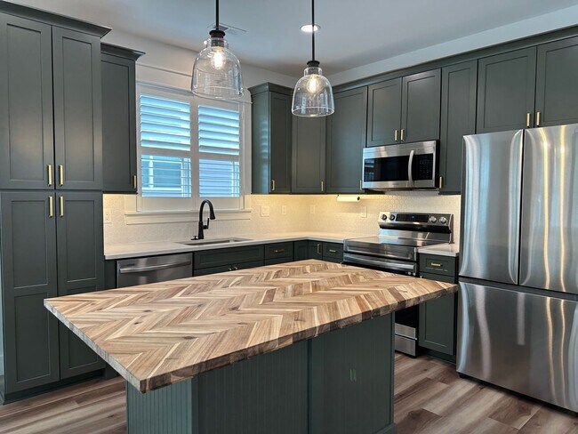 Foto del edificio - NEW CONSTRUCTION: Modern 2BD/2.5BA Smart Home in Maryville!