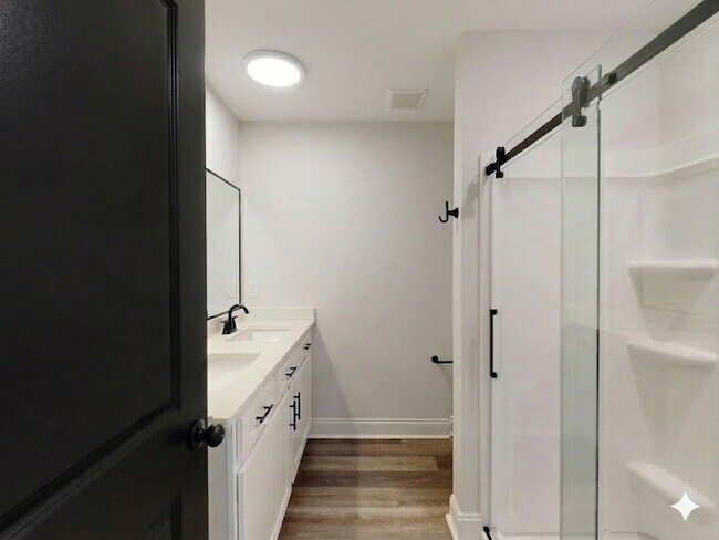 Foto del edificio - 235 Winding Chestnut Dr