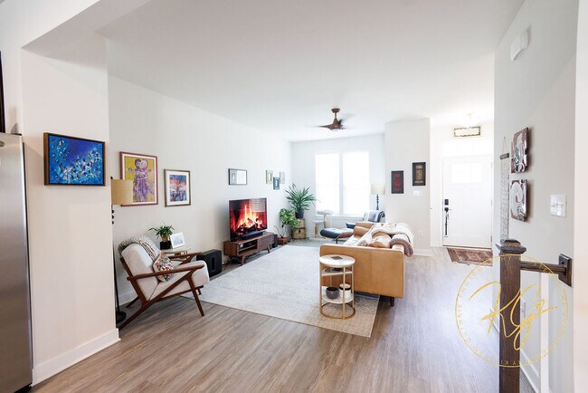 Living - 3478 Steamer Dr