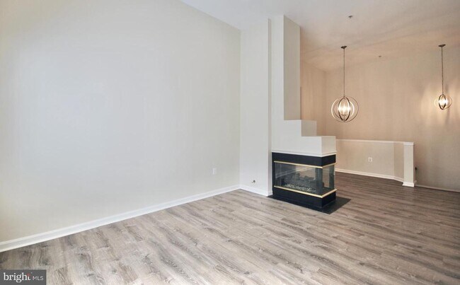 Building Photo - 11401 Gate Hill Pl