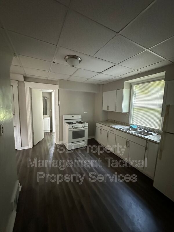 Foto del edificio - 6519 Hosmer Ave