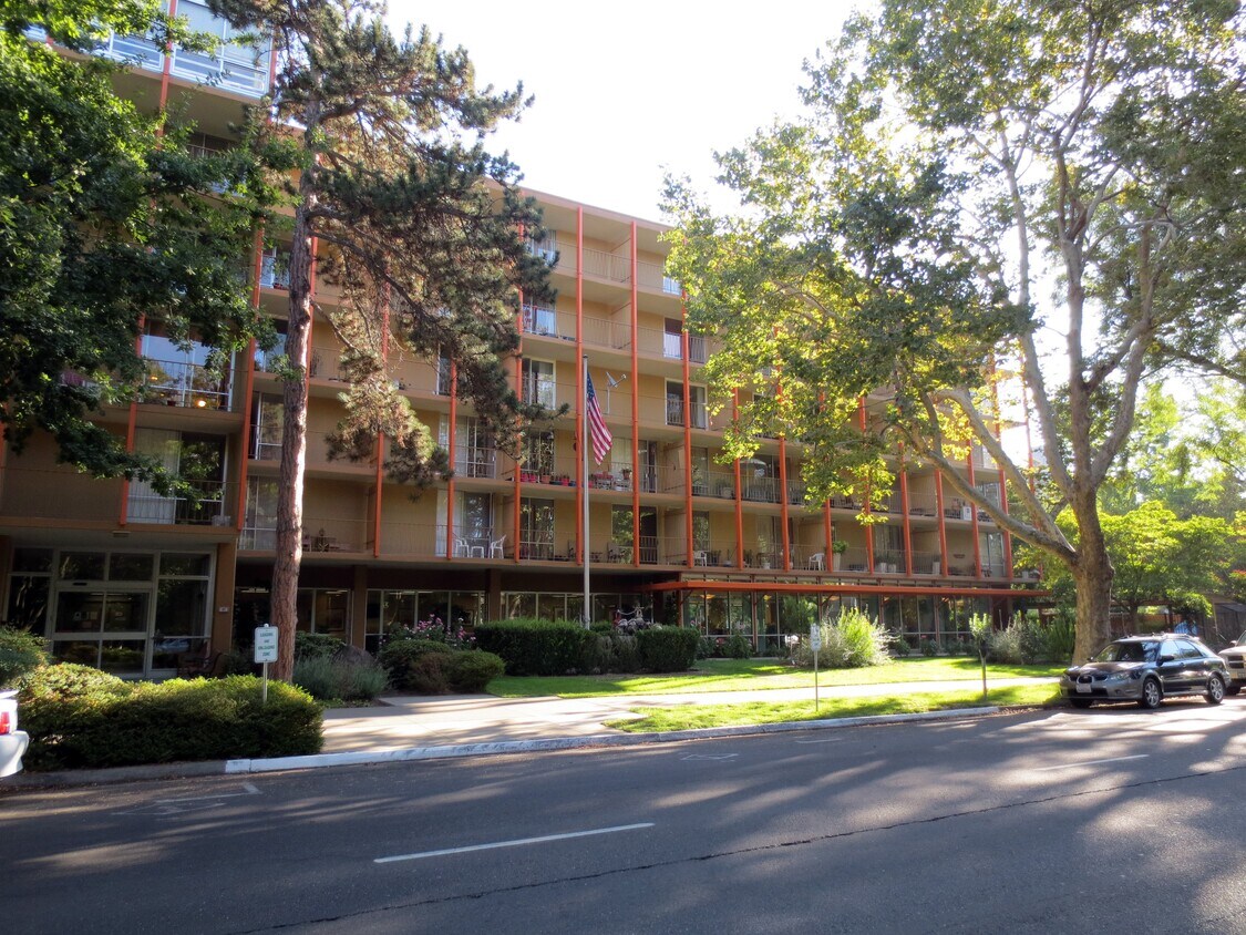 The Riverview (55+) Apartments in Sacramento, CA