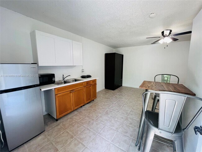 Foto del edificio - 4200 NW 2nd St