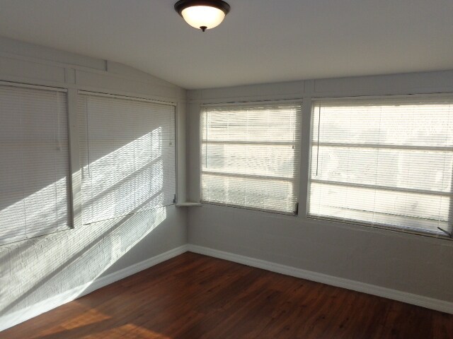 Foto del edificio - 3/1 AVAILABLE NOW!