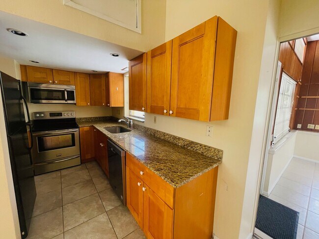 Foto del edificio - Spacious 2Bed/2Bath Home Avail. for Rent in Southgate Sarasota!!