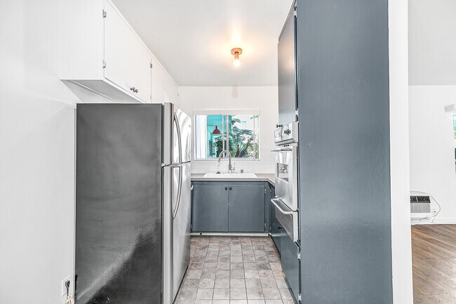 Foto del edificio - 1437 E Windsor Rd