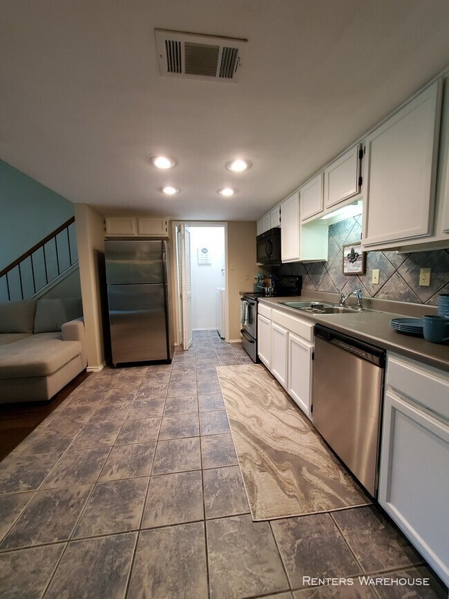 14777 Wunderlich Dr, Houston, TX 77069 Condo for Rent in Houston, TX