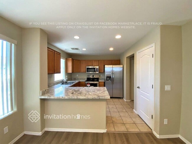 Foto del edificio - 3059 E Harrison St