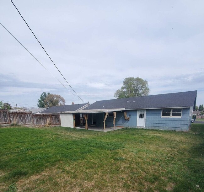 Foto del edificio - 3 Bedroom Home with Den