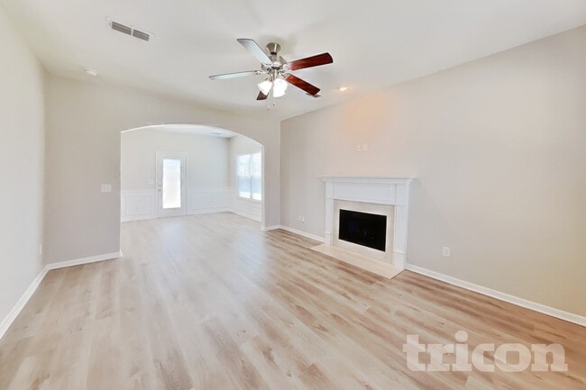 Building Photo - 1107 Selous Dr