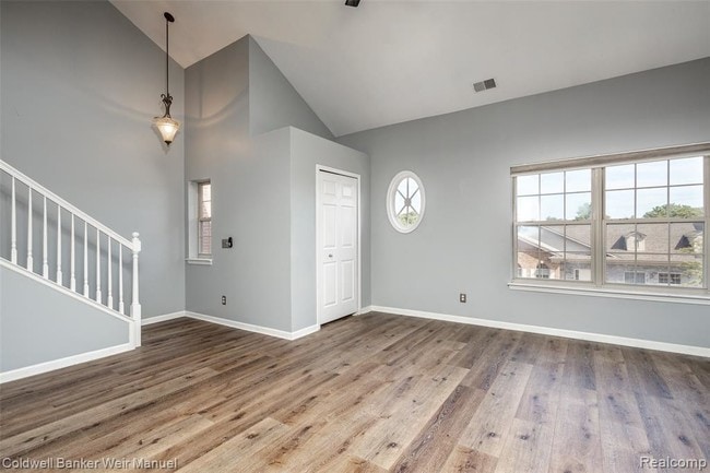 Building Photo - 29427 Glen Oaks Blvd E
