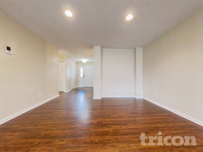 Building Photo - 2522 Swan Sea Dr