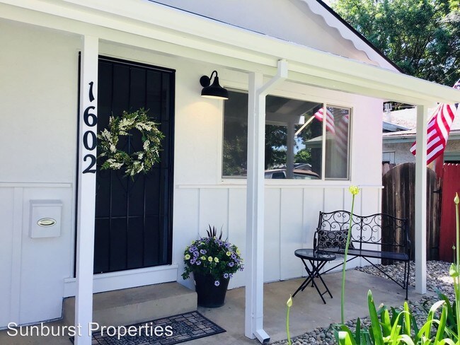Foto del edificio - 3 br, 2 bath House - 1602 L Street
