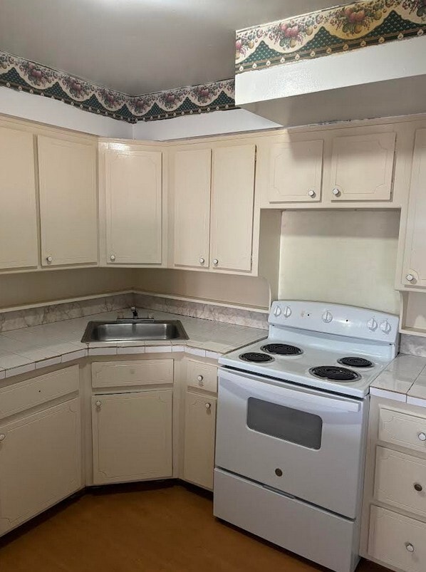 Photo - 91-04-91-75 75th St Apartment