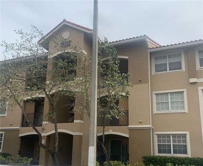 Building Photo - 131 SW 117th Ave
