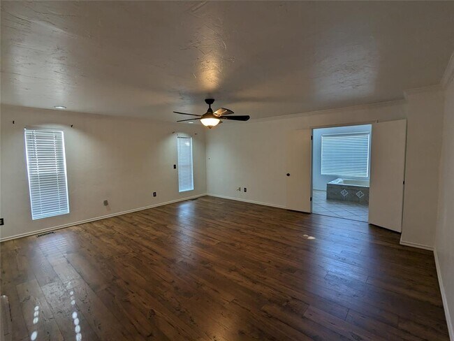 Foto del edificio - 16605 Sunny Hollow Rd