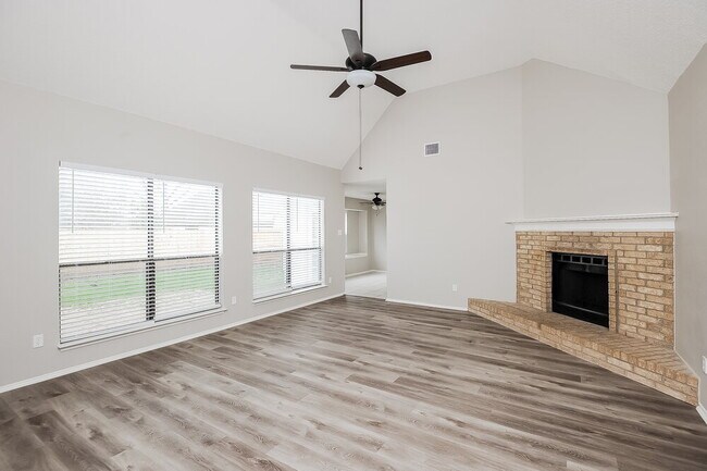 Foto del edificio - 922 Meadowdale Rd