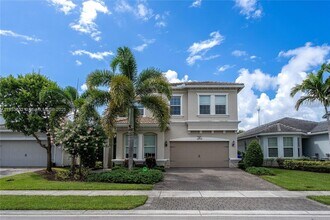 Building Photo - 4658 Greenway Dr
