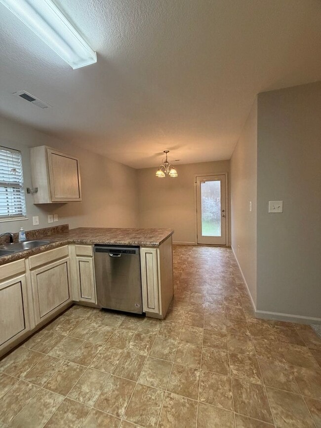 Foto del edificio - Knoxville, 3 bedroom Craftsman off Lovell Road