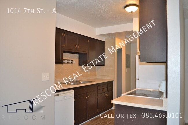 Building Photo - 1014 7th St