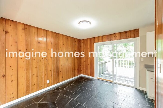 Building Photo - Gorgeous Updated Home in Fridley