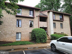 Building Photo - 2226 Castle Rock Square