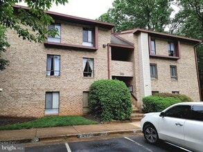 Building Photo - 2226 Castle Rock Square
