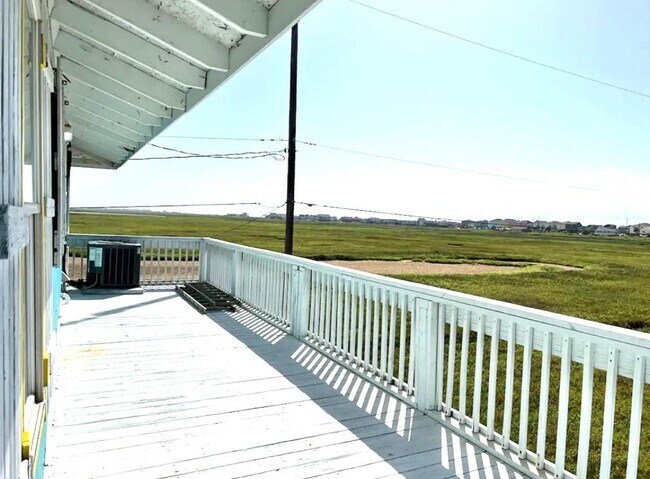 Building Photo - 332 Seacoast Dr