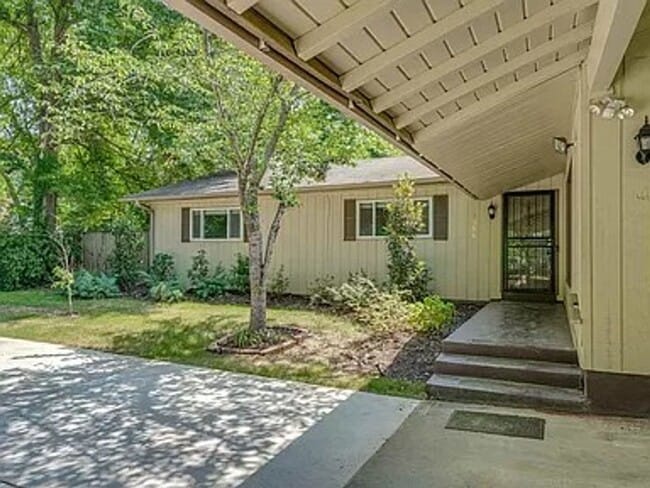 Photo - 1584 Arcadia St House