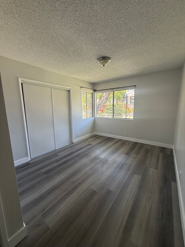 Foto del edificio - AWESOME 2 BEDROOM 1.5 BATH CONDO - AVALON ...
