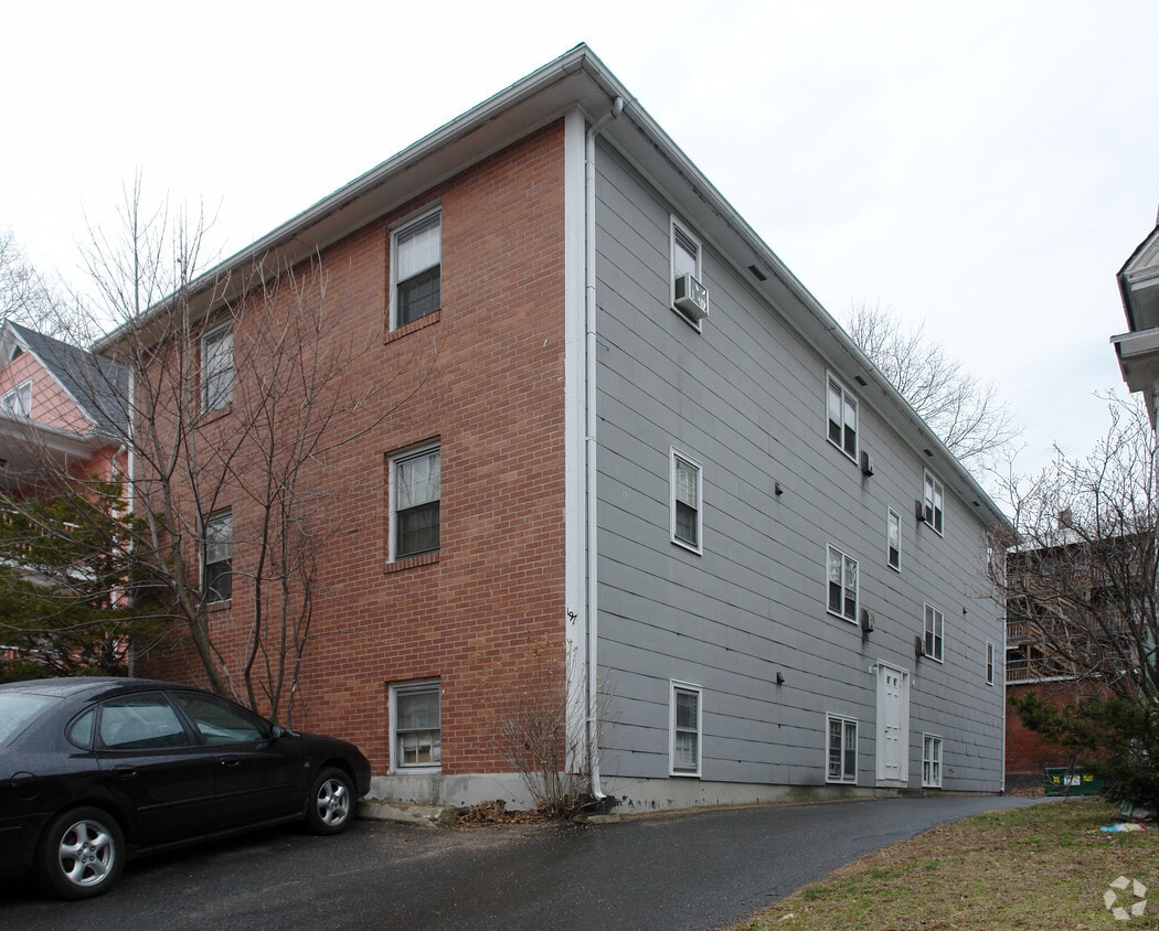 Building Photo - 197 Oak St