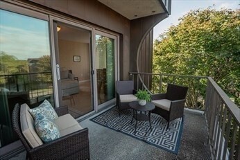 Foto del edificio - 1006 Paradise Rd