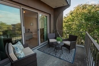 Building Photo - 1006 Paradise Rd