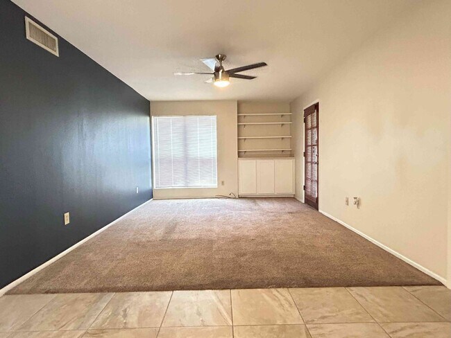 Foto del edificio - GORGEOUS REMODEL! 2 BED 2 BATH IN POINTS W...
