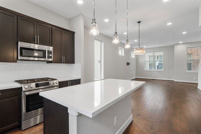 Foto del edificio - 719 Schwartz St