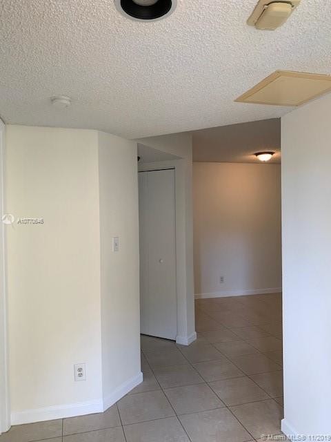 Building Photo - 945 Coral Club Dr