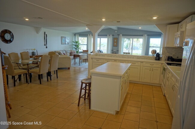 Foto del edificio - 7535 Agawam Rd