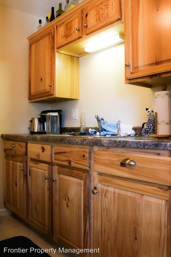 Building Photo - 1 br, 1 bath Apartment - 906 Osage St.