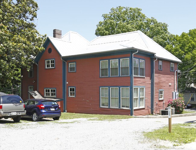 Building Photo - 1502 Highland Ave
