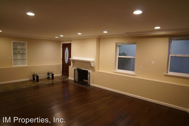 Building Photo - 486 Dewey Blvd