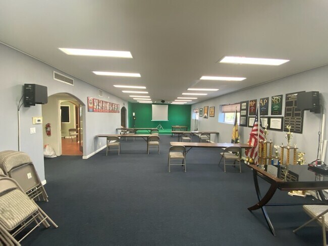 Building Photo - 1038 N Maclay Ave