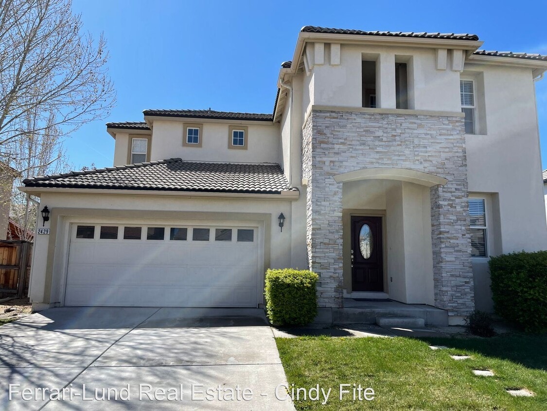 4 br, 2.5 bath House 2429 Darby Rose Lane House Rental in Sparks