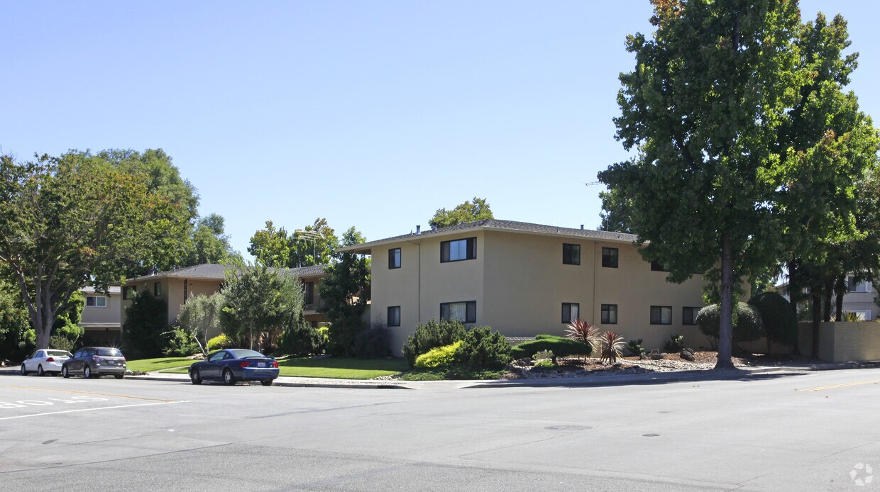 Primary Photo - Garden Patio Apartments