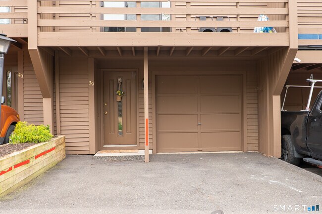 Foto del edificio - 157 Shelter Rock Rd